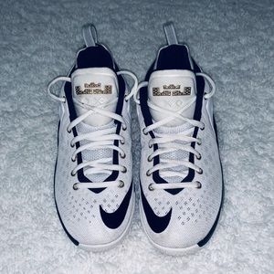 Nike LEBRON Zoom White Big Kids Youth 5.5